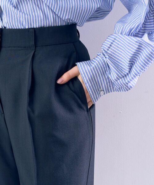 YECCA VECCA（イェッカヴェッカ）の「サイドラインストレートパンツ（スラックス・レディース・グレイッシュベージュ/ネイビー・S/M/M-L）」の15枚目の写真