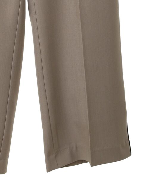 YECCA VECCA（イェッカヴェッカ）の「サイドラインストレートパンツ（スラックス・レディース・グレイッシュベージュ/ネイビー・S/M/M-L）」の22枚目の写真