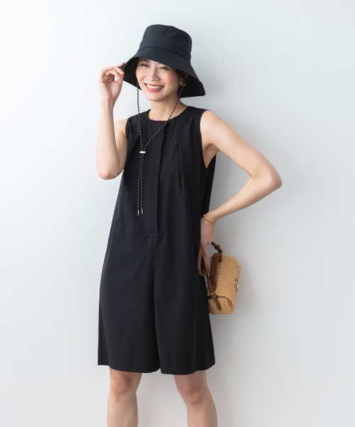 UNDOVE(アンドゥーブ)の「〈UNDOVE〉【はっ水/ストレッチ/UV対策/防シワ/接触冷感/アウトドア/普段着/水際アイテム/レジャー】はっ水オールインワン(サロペット/オーバーオール・レディース・カーキ/ブラック・X-LARGE/LARGE/MEDIUM)」の1枚目の写真