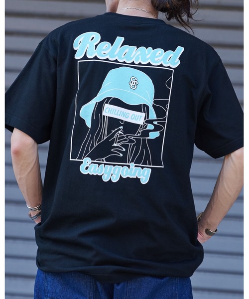 MODISH GAZE(モディシュガゼ)の「スモーキングガールRelaxed半袖Tシャツ(Tシャツ/カットソー・メンズ・ホワイト×グレー/ホワイト×ピンク/ブラック×パープル/ブラック×ブルー/ブラック×グリーン/ホワイト×ブルー・LARGE/X-LARGE/MEDIUM)」の5枚目の写真