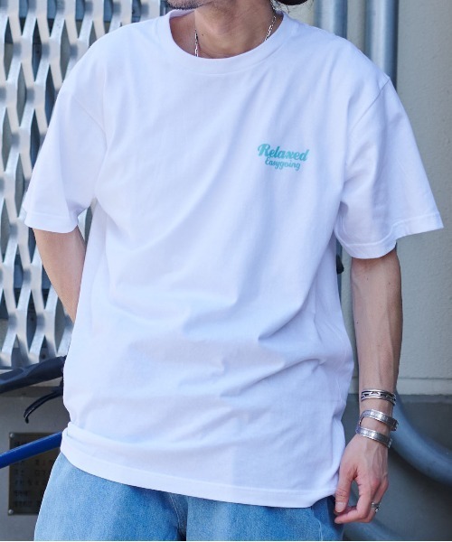 MODISH GAZE(モディシュガゼ)の「スモーキングガールRelaxed半袖Tシャツ(Tシャツ/カットソー・メンズ・ホワイト×グレー/ホワイト×ピンク/ブラック×パープル/ブラック×ブルー/ブラック×グリーン/ホワイト×ブルー・LARGE/X-LARGE/MEDIUM)」の9枚目の写真