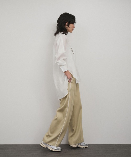 SALON adam et rope'（サロン アダム エ ロペ）の「サイドレースイージーリラックスパンツ（その他パンツ・レディース・ブラック/オフホワイト/ベージュ・S/M）」の17枚目の写真