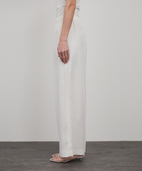 SALON adam et rope'（サロン アダム エ ロペ）の「サイドレースイージーリラックスパンツ（その他パンツ・レディース・ブラック/オフホワイト/ベージュ・S/M）」の12枚目の写真