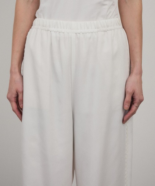 SALON adam et rope'（サロン アダム エ ロペ）の「サイドレースイージーリラックスパンツ（その他パンツ・レディース・ブラック/オフホワイト/ベージュ・S/M）」の10枚目の写真