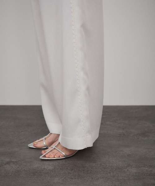 SALON adam et rope'（サロン アダム エ ロペ）の「サイドレースイージーリラックスパンツ（その他パンツ・レディース・ブラック/オフホワイト/ベージュ・S/M）」の8枚目の写真