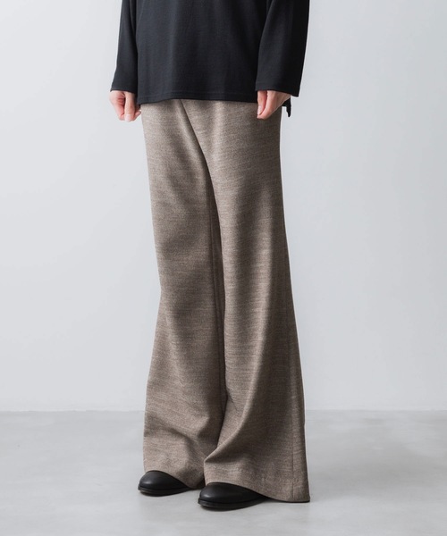 ato（アトウ）の「SLUB TWEED FLAIR PANTS（スラックス・メンズ・ブラック/ライトブラウン・44/46/48）」の16枚目の写真