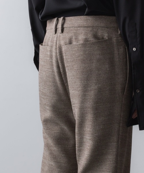 ato（アトウ）の「SLUB TWEED FLAIR PANTS（スラックス・メンズ・ブラック/ライトブラウン・44/46/48）」の21枚目の写真