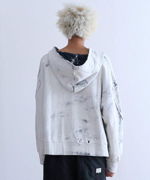 DISCOVERED（ディスカバード）の「DISCOVERED BLEACH PULL HOODIE（パーカー・メンズ・ブラック・1/3）」の6枚目の写真