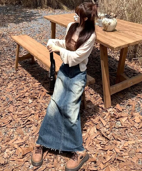 DEVICE（デバイス）の「切りっぱなし フリンジデニム セミフレア ロングスカート（デニムスカート・レディース・インディゴブルー・FREE）」の5枚目の写真