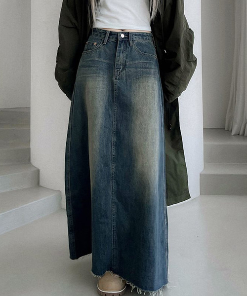 DEVICE（デバイス）の「切りっぱなし フリンジデニム セミフレア ロングスカート（デニムスカート・レディース・インディゴブルー・FREE）」の8枚目の写真