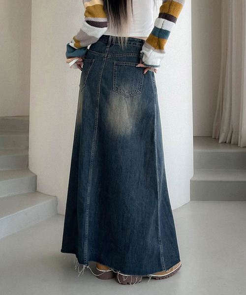 DEVICE（デバイス）の「切りっぱなし フリンジデニム セミフレア ロングスカート（デニムスカート・レディース・インディゴブルー・FREE）」の10枚目の写真