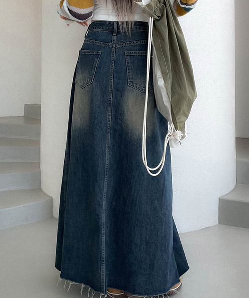 DEVICE（デバイス）の「切りっぱなし フリンジデニム セミフレア ロングスカート（デニムスカート・レディース・インディゴブルー・FREE）」の11枚目の写真