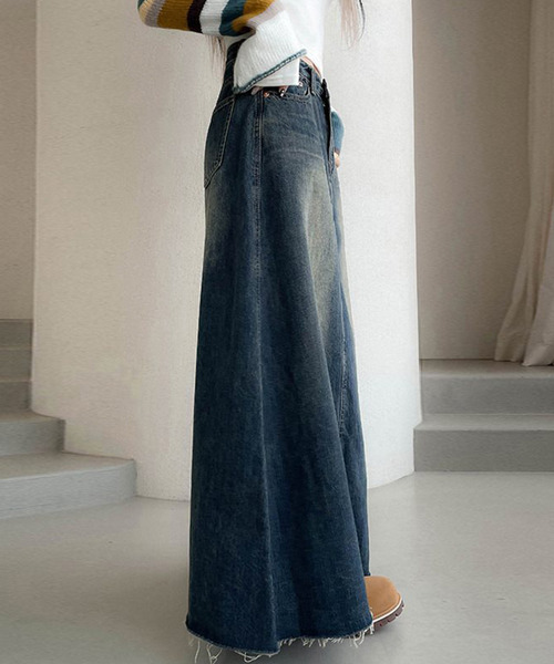 DEVICE（デバイス）の「切りっぱなし フリンジデニム セミフレア ロングスカート（デニムスカート・レディース・インディゴブルー・FREE）」の12枚目の写真