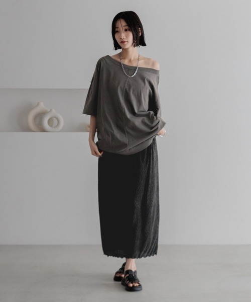 LOWRYS FARM（ローリーズファーム）の「２ＷＡＹオフショルプルオーバーＳＳ　 452022（Tシャツ/カットソー・レディース・チャコールグレー/ピンク/アイボリー・SHORT/LONG）」の17枚目の写真