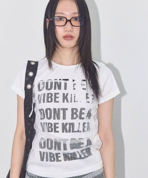 FANCY CLUB(ファンシークラブ)の「★K-POPアイドル着用 FANCY CLUB/3WAYレタリングT(Tシャツ/カットソー・レディース・レッド/ブラック・FREE)」の4枚目の写真