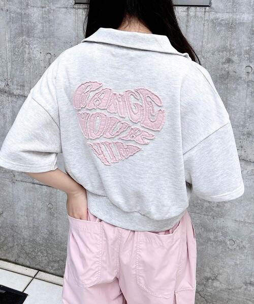 INGNI（イング）の「ハーフジップバック貼付ハートミニスウェットトップス（スウェット・レディース・チャコールグレー/ベージュ系その他3/ロイヤルブルー/ベージュ系その他4・M）」の4枚目の写真
