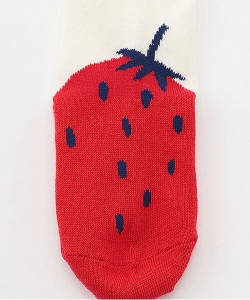 baby cheer（ベイビーチアー）の「いちごクルーソックス（ソックス/靴下・キッズ・ホワイト系・9-11cm/11-13cm/13-15cm/15-17cm）」の5枚目の写真