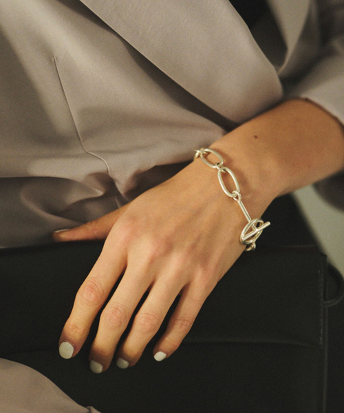 Rouge vif(ルージュヴィフ)の「【ADRAR/アドラル】リンクチェーンブレスレット Rectangle link Chain BL(ブレスレット・レディース・シルバー・フリー)」の1枚目の写真