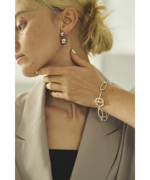 Rouge vif(ルージュヴィフ)の「【ADRAR/アドラル】リンクチェーンブレスレット Rectangle link Chain BL(ブレスレット・レディース・シルバー・フリー)」の4枚目の写真