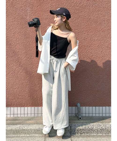 Ungrid（アングリッド）の「カーブシルエットスウェットパンツ（スウェットパンツ・レディース・ブラック/ライトグレー/アイボリー・FREE）」の4枚目の写真