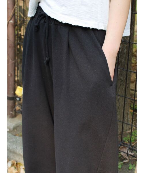 Ungrid（アングリッド）の「カーブシルエットスウェットパンツ（スウェットパンツ・レディース・ブラック/ライトグレー/アイボリー・FREE）」の11枚目の写真