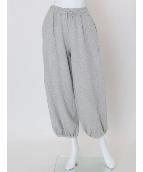 Ungrid（アングリッド）の「カーブシルエットスウェットパンツ（スウェットパンツ・レディース・ブラック/ライトグレー/アイボリー・FREE）」の17枚目の写真