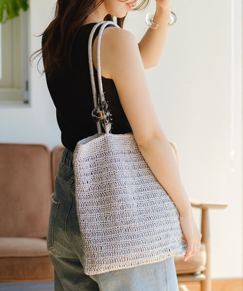 Kastane（カスタネ）の「【新色追加/A4サイズ】ラメクロシェトートバッグ（トートバッグ・レディース・シルバー/パープル/ブラック/サーモンピンク・FREE）」の4枚目の写真