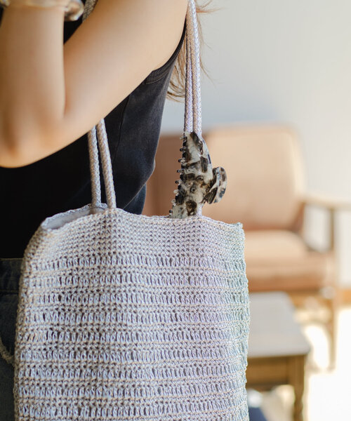 Kastane（カスタネ）の「【新色追加/A4サイズ】ラメクロシェトートバッグ（トートバッグ・レディース・シルバー/パープル/ブラック/サーモンピンク・FREE）」の10枚目の写真