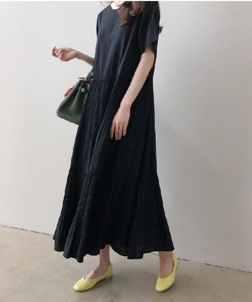 Forcement(フォースメント)の「ラウンドネックティアードプリーツロングワンピース(ワンピース・レディース・ブラック/グレー/ネイビー/モカ・FREE)」の6枚目の写真