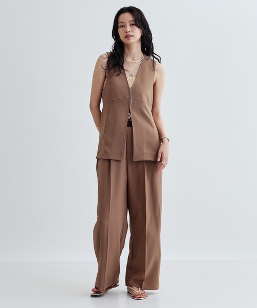 GALLEST（ギャレスト）の「【セットアップ対応】イージーペプラムジレ（ベスト・レディース・キャメル/ブラック/チャコールグレー/ブラック系2・38/36/40）」の12枚目の写真