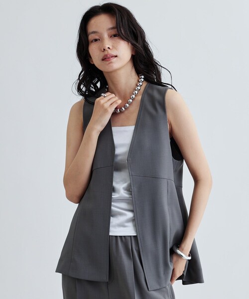 GALLEST（ギャレスト）の「【セットアップ対応】イージーペプラムジレ（ベスト・レディース・キャメル/ブラック/チャコールグレー/ブラック系2・38/36/40）」の21枚目の写真