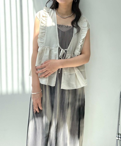 AS KNOW AS plus（アズノゥアズプラス）の「●ナチュラルフリル 麻混 結びリボンベスト（ベスト・レディース・アイボリー/ブラック/グレイッシュベージュ・FREE）」の14枚目の写真