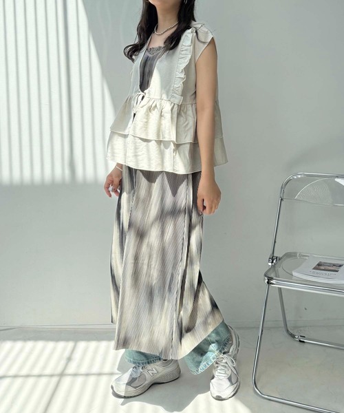 AS KNOW AS plus（アズノゥアズプラス）の「●ナチュラルフリル 麻混 結びリボンベスト（ベスト・レディース・アイボリー/ブラック/グレイッシュベージュ・FREE）」の18枚目の写真