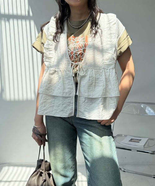 AS KNOW AS plus（アズノゥアズプラス）の「●ナチュラルフリル 麻混 結びリボンベスト（ベスト・レディース・アイボリー/ブラック/グレイッシュベージュ・FREE）」の21枚目の写真