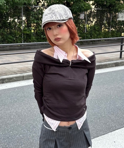 CHERRYQUIRI(チェリーキュリー)の「【CHERRYQUIRI】shirts layered off shoulder top / 【チェリーキュリー】シャツレイヤードオフショルダー長袖トップス(その他トップス・レディース・ピンク/レッド/ダークブラウン・ONE SIZE)」の2枚目の写真