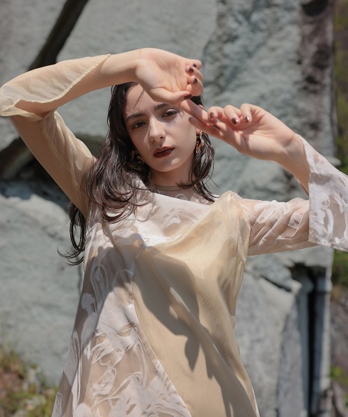 Callarus(カラルス)の「アシメ切替フロッキーワンピースドレス(キャミワンピース付)〔Callarus〕(ドレス・レディース・ベージュ系/グレー系その他/ブラック系その他・M/L)」の21枚目の写真