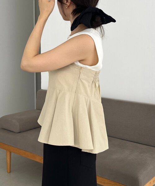 CAPRICIEUX LE'MAGE（カプリシューレマージュ）の「【セットアイテム】インナーSETペプラムビスチェ（シャツ/ブラウス・レディース・ベージュ/ブラック・38/36）」の4枚目の写真