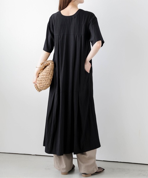 La-gemme（ラジェム）の「Vネックシャツワンピース（シャツワンピース・レディース・グレー/グレイッシュベージュ/ブラック/ブラウン・フリー）」の8枚目の写真