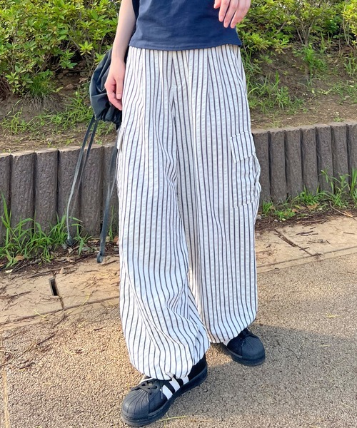 ABYS（アビス）の「ストライプカーゴパンツ（カーゴパンツ・レディース・オフホワイト/ブルー・FREE）」の2枚目の写真
