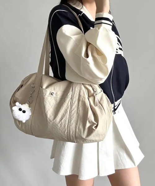 gossip!ロサンゼルス(ゴシップロサンゼルス)の「防水 かわいい 水泳 水着 バッグ 軽量 ボストンバッグ 【チャーム付】 Y2K(ショルダーバッグ・レディース・ピンク/ベージュ/ブラック/ブルー・FREE)」の2枚目の写真