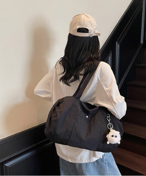 gossip!ロサンゼルス(ゴシップロサンゼルス)の「防水 かわいい 水泳 水着 バッグ 軽量 ボストンバッグ 【チャーム付】 Y2K(ショルダーバッグ・レディース・ピンク/ベージュ/ブラック/ブルー・FREE)」の11枚目の写真
