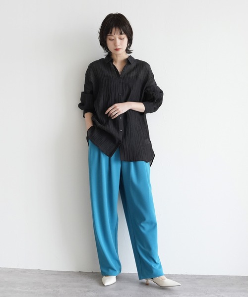 Yeoun(ヨウン)の「クリンクルシアービックシャツ(シャツ/ブラウス・レディース・ブラウン/ブラック/オフホワイト・FREE)」の15枚目の写真