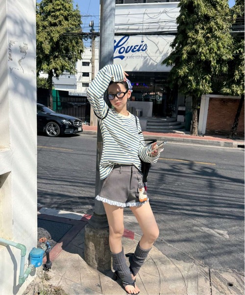 ELOOPS(イーループス)の「【ELOOPS】カラーステッチ bオーダー ロングスリーブルーズTシャツ(Tシャツ/カットソー・レディース・モカ/ブルー・FREE)」の2枚目の写真