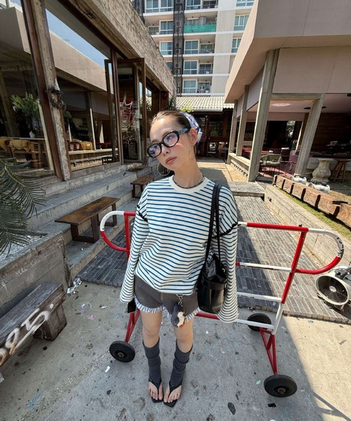 ELOOPS(イーループス)の「【ELOOPS】カラーステッチ bオーダー ロングスリーブルーズTシャツ(Tシャツ/カットソー・レディース・モカ/ブルー・FREE)」の7枚目の写真