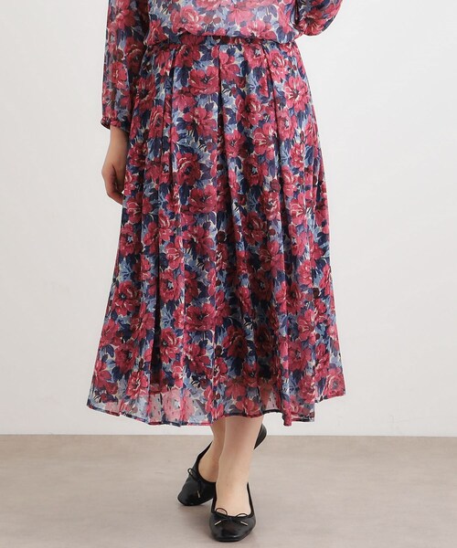 LAURA ASHLEY(ローラアシュレイ)の「【洗える/同柄アイテムあり】ケラウェイ柄 ドビースカート(スカート・レディース・ネイビー系7/レッド系1・38/40)」の1枚目の写真