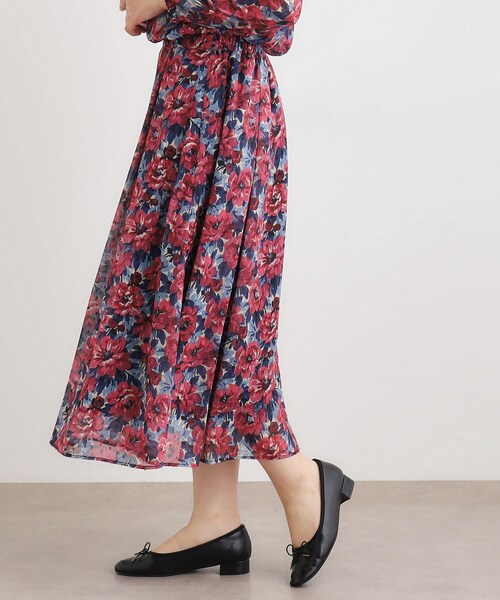 LAURA ASHLEY(ローラアシュレイ)の「【洗える/同柄アイテムあり】ケラウェイ柄 ドビースカート(スカート・レディース・ネイビー系7/レッド系1・38/40)」の3枚目の写真