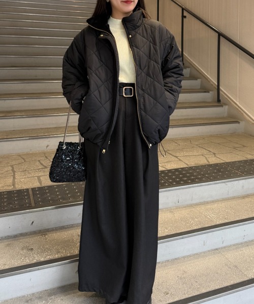 UNDOVE（アンドゥーブ）の「UNDOVE　中綿キルトリバーシブルファーコート　【ファージャケット/ファー/もこもこ/ゴールドジップ/2WAY/キルトジャケット/キルトコート/はっ水/防汚/UV/蓄熱中綿】（ダウンジャケット/コート・レディース・カーキ/アイボリー/ブラック・MEDIUM/LARGE/X-LARGE）」の10枚目の写真