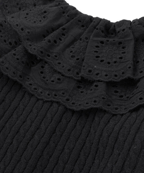BeBe Petits Pois Vert(ベベプチポワヴェール)の「なわ編みニット襟フリルカーディガン(カーディガン/ボレロ・キッズ・ブラック/オフホワイト・100cm/110cm/120cm/150cm/130cm/140cm)」の4枚目の写真