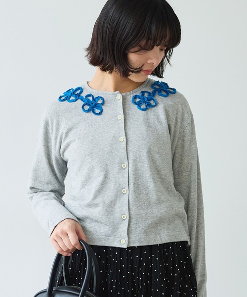 bulle de savon（ビュルデサボン）の「△くるくるはなテープ刺繍 カーディガン（Tシャツ/カットソー・レディース・ブラック/グレー・FREE）」の3枚目の写真