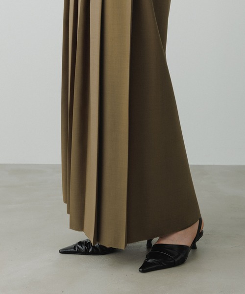 ADAM ET ROPE'(アダムエロペ)の「【EMOELLE】フロントプリーツスカート(スカート・レディース・ブラック系その他3/イエロー系その他3・36/38)」の10枚目の写真